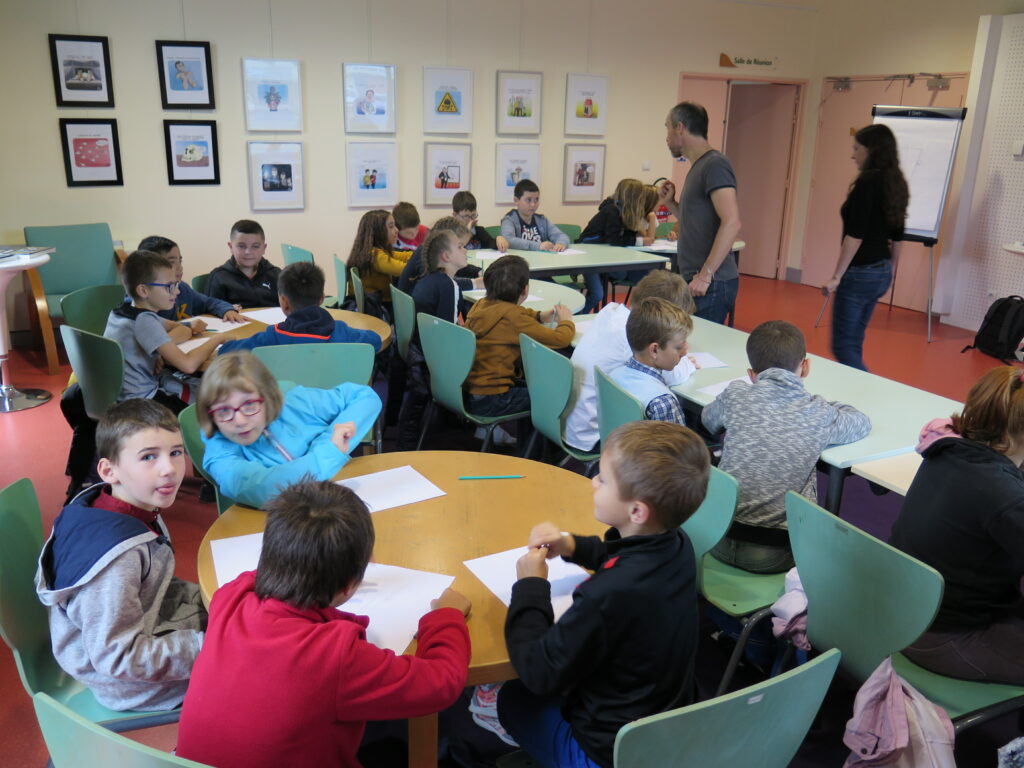 Médiathèque de Bouaye ateliers scolaires photo